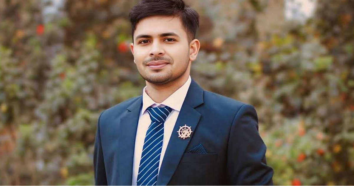 বান্ধবীকে পুরুষের পোশাক পরিয়ে ছেলেদের হলে রাত্রীযাপন, ছাত্রর সিট বাতিল
