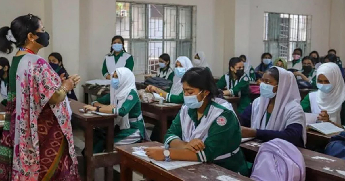 ছুটি শেষে মাধ্যমিক বিদ্যালয় খুলছে আজ, প্রাথমিক খুলবে মঙ্গলবার