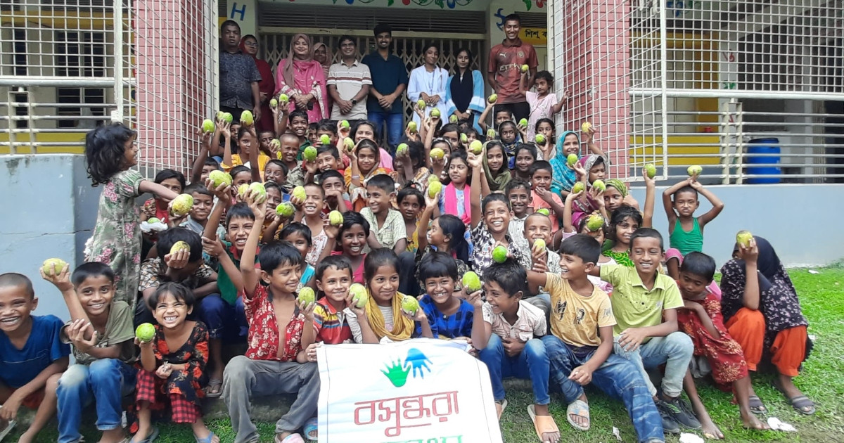গলাচিপায় বসুন্ধরা শুভসংঘের উদ্যোগে শিশুদের নিয়ে ফল উৎসব