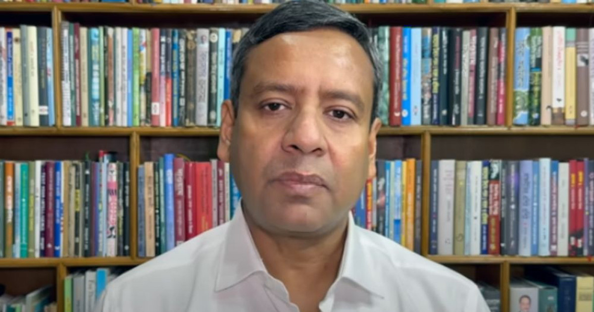 ‘ইরান-ইসরায়েল যুদ্ধ অন্তর্বর্তী সরকারকে নানামুখী যন্ত্রণায় ফেলে দিচ্ছে’