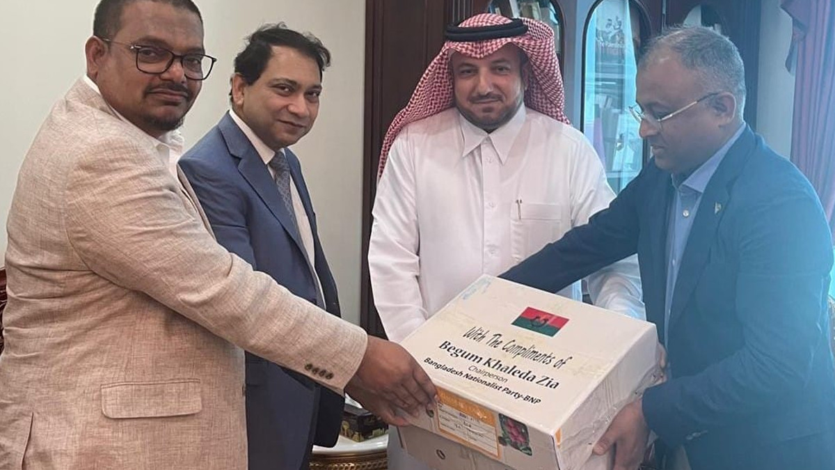 কাতারের আমির ও প্রধানমন্ত্রীকে মৌসুমি ফল পাঠালেন বেগম খালেদা জিয়া