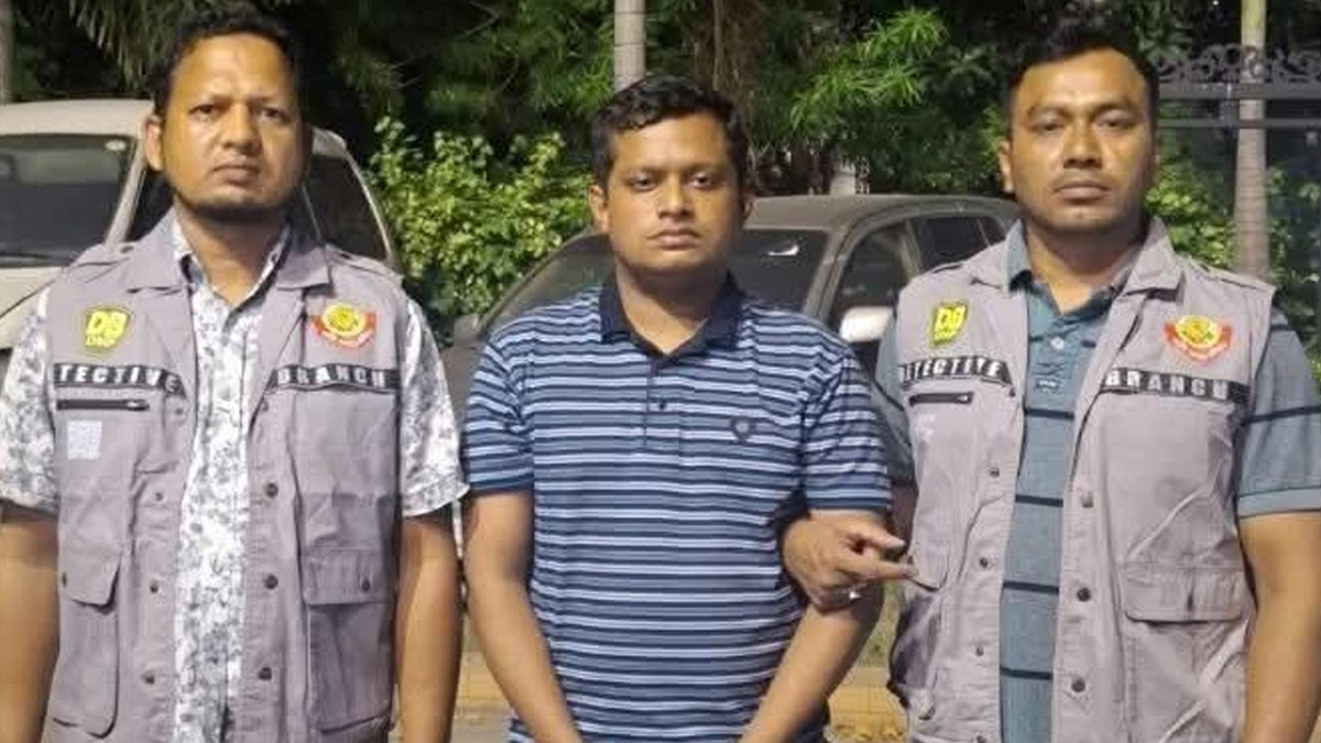 নিষিদ্ধ ছাত্রলীগ নেতা হামজা গ্রেপ্তার