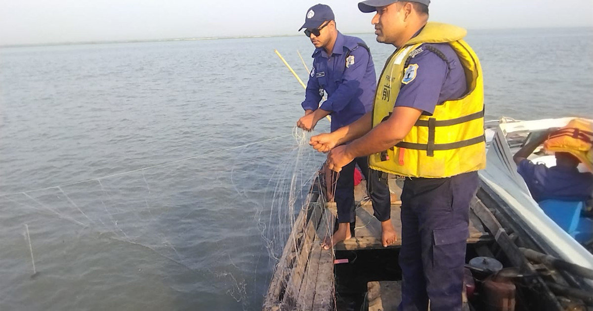 নৌ পুলিশের অভিযানে অবৈধ জাল, মাছ-পোনাসহ ৭ দিনে আটক ৩২৬