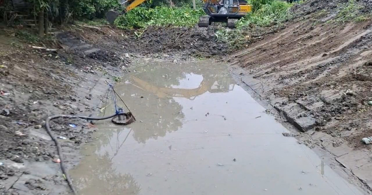 মাদারীপুরে পৌরসভার উদ্যোগে খাল খনন শুরু