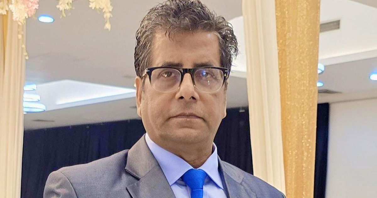 ‘ড. ইউনূস সিংহাসনে আরোহণের দিনটিকে স্থায়ীভাবে স্মরণীয় করতে চাচ্ছেন’