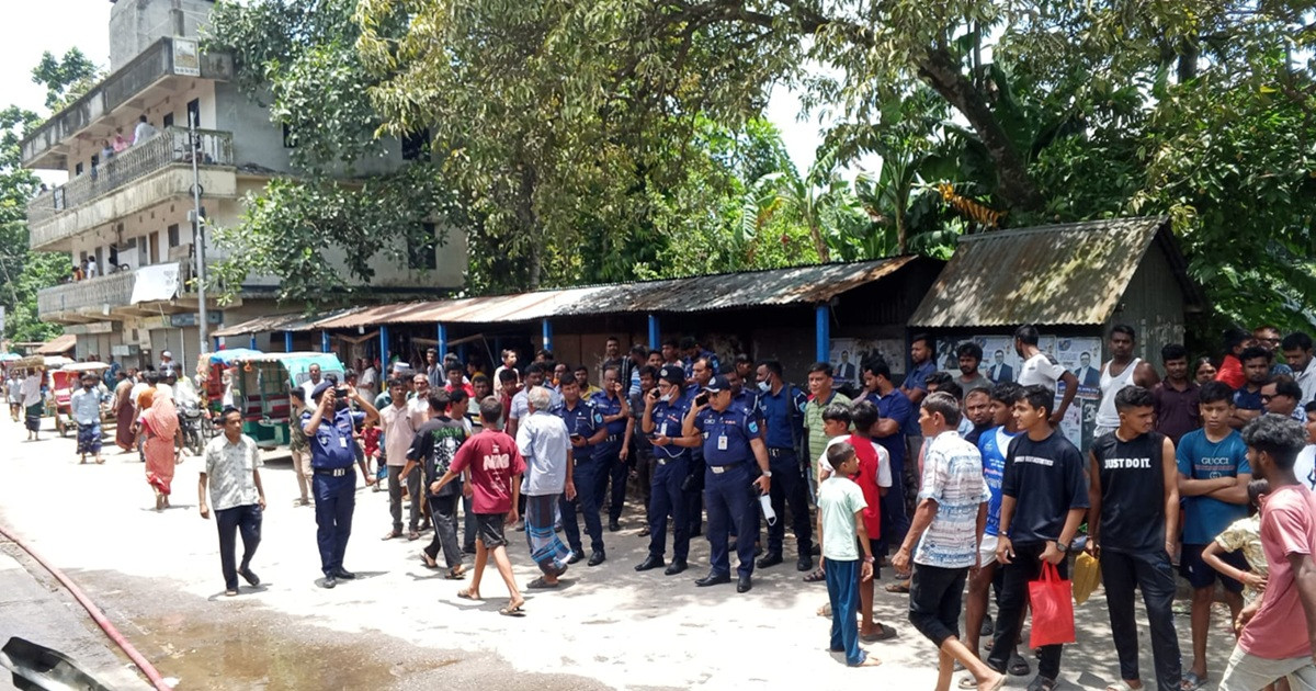 টাঙ্গাইলে যৌনপল্লীতে ভয়াবহ অগ্নিকাণ্ড