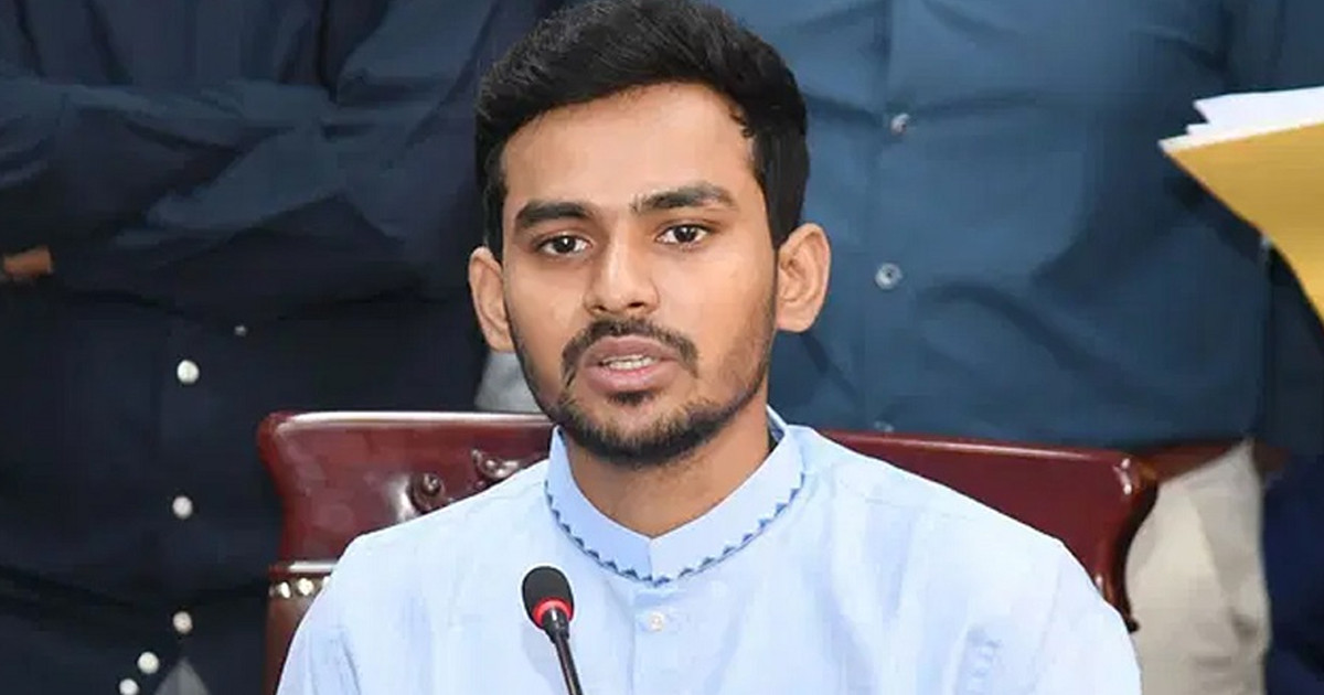 ব্যাগে ম্যাগাজিনের বিষয়ে যা বললেন উপদেষ্টা আসিফ