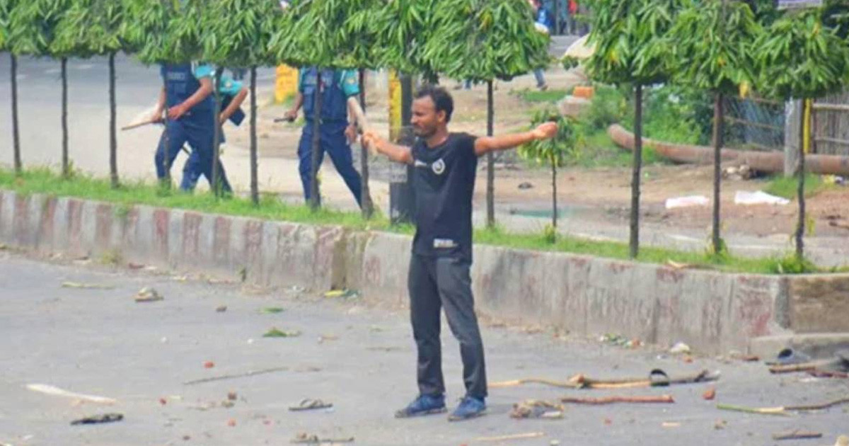 আবু সাঈদ হত্যায় অভিযোগ দাখিল: বেরোবির সাবেক প্রক্টরসহ আসামি ৩০