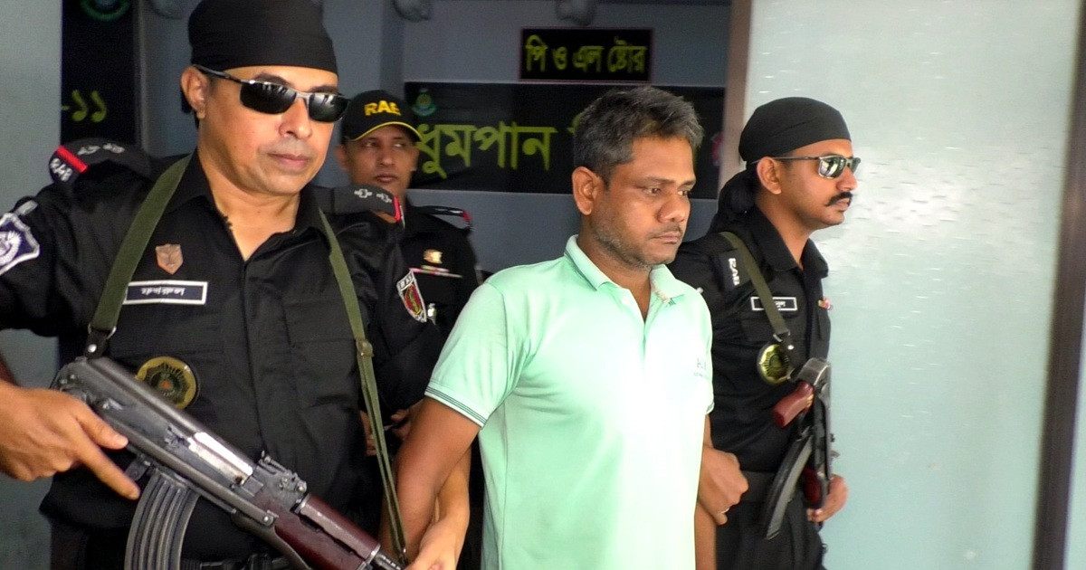 অজুরত বৃদ্ধ বাবাকে দা দিয়ে কুপিয়ে হত্যা
