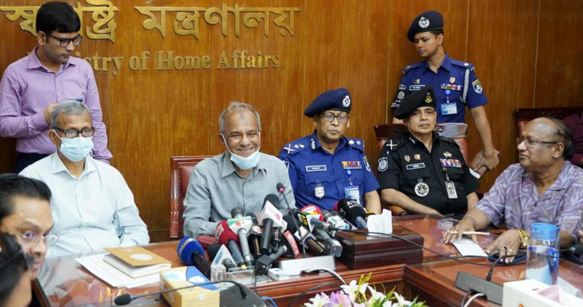 আসিফ মাহমুদের অস্ত্রের লাইসেন্স নিয়ে যা বললেন স্বরাষ্ট্র উপদেষ্টা