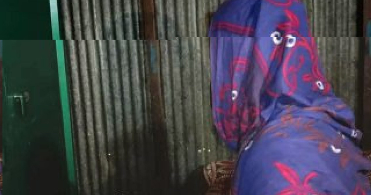 এবার বাড়ি ছাড়লেন মুরাদনগরের সেই নারী