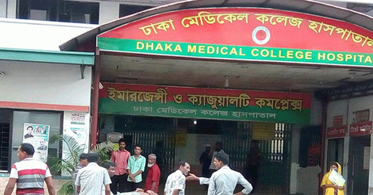টিএসসিতে রিকশাচালকের মৃত্যু