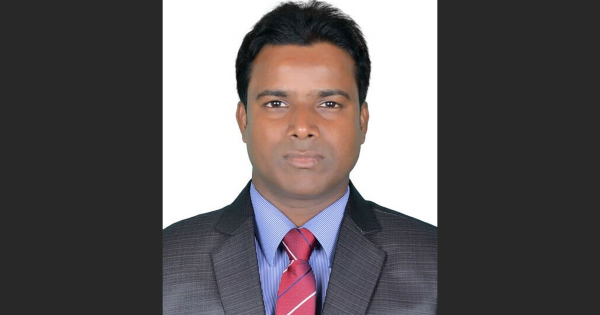 ছাত্রীদের নিয়ে অশ্লীল মন্তব্য করা শিক্ষককে বাঁচাতে মরিয়া সহকর্মীরা