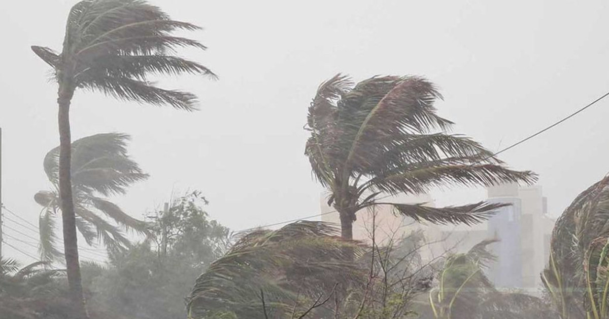 সকাল থেকে গুঁড়িগুঁড়ি বৃষ্টি, দুপুরের বজ্রসহ ঝড়ের আভাস