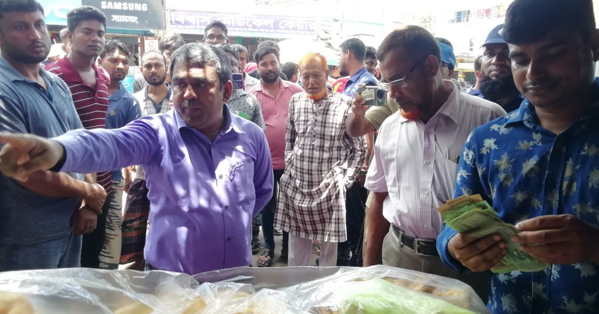 নোংরা পরিবেশে মিষ্টি উৎপাদন করায় জরিমানা