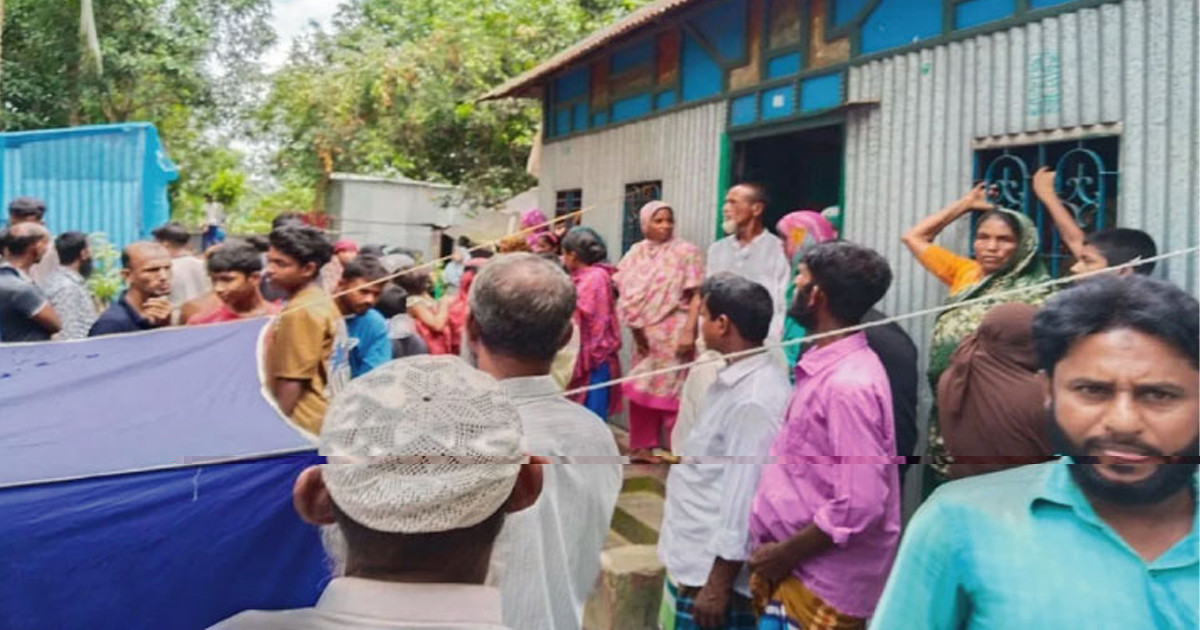 মোটরসাইকেল কেনার টাকা না পেয়ে বাবাকে পিটিয়ে হত্যা