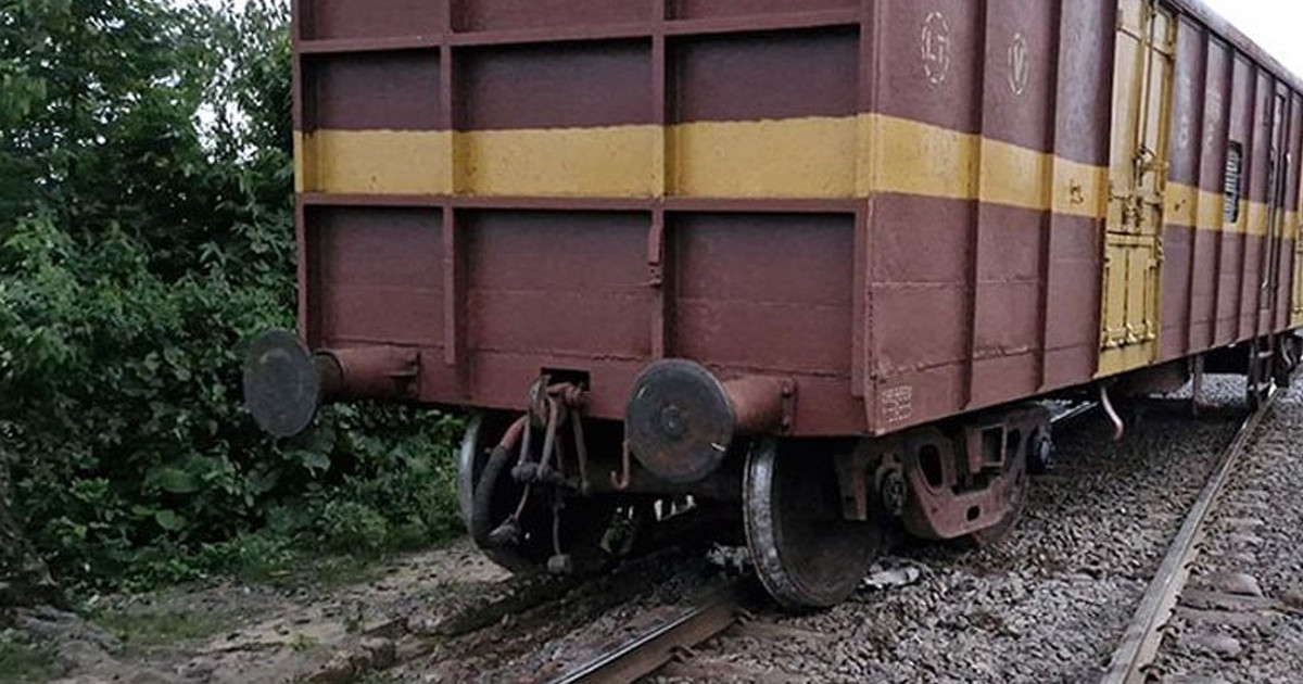 খুলনার সঙ্গে সারা দেশের ট্রেন যোগাযোগ বন্ধ