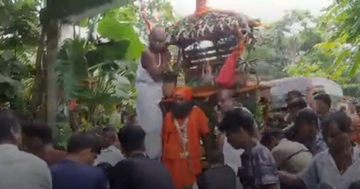 সাড়ে ৬শ’ বছরের পুরোনো শিব মন্দিরে উল্টো রথযাত্রা