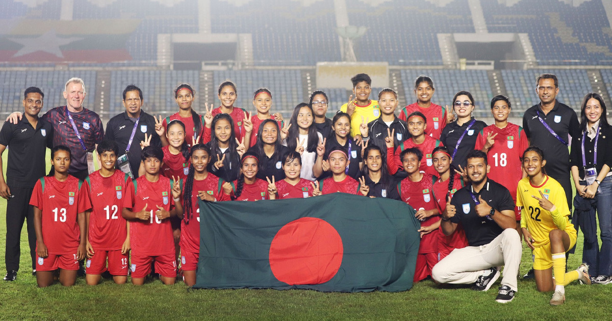 নারী ফুটবল দলকে রাত আড়াইটায় সংবর্ধনা দেবে বাফুফে