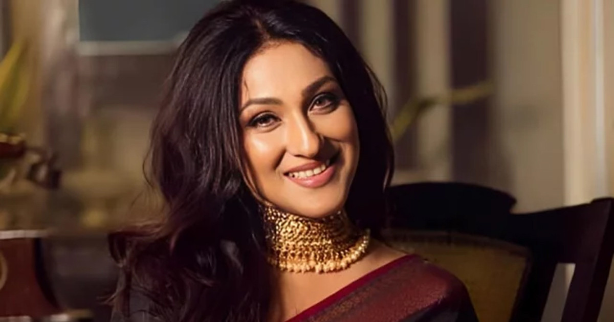 নারীর একাধিক পুরুষ বন্ধু থাকলে তাকে চরিত্রহীন বলা হয়: ঋতুপর্ণা