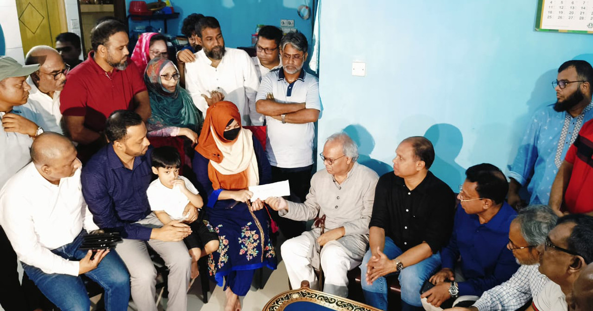 শহীদ মুত্তাকিনের অসুস্থ স্ত্রী’র খোঁজ নিলেন তারেক রহমান