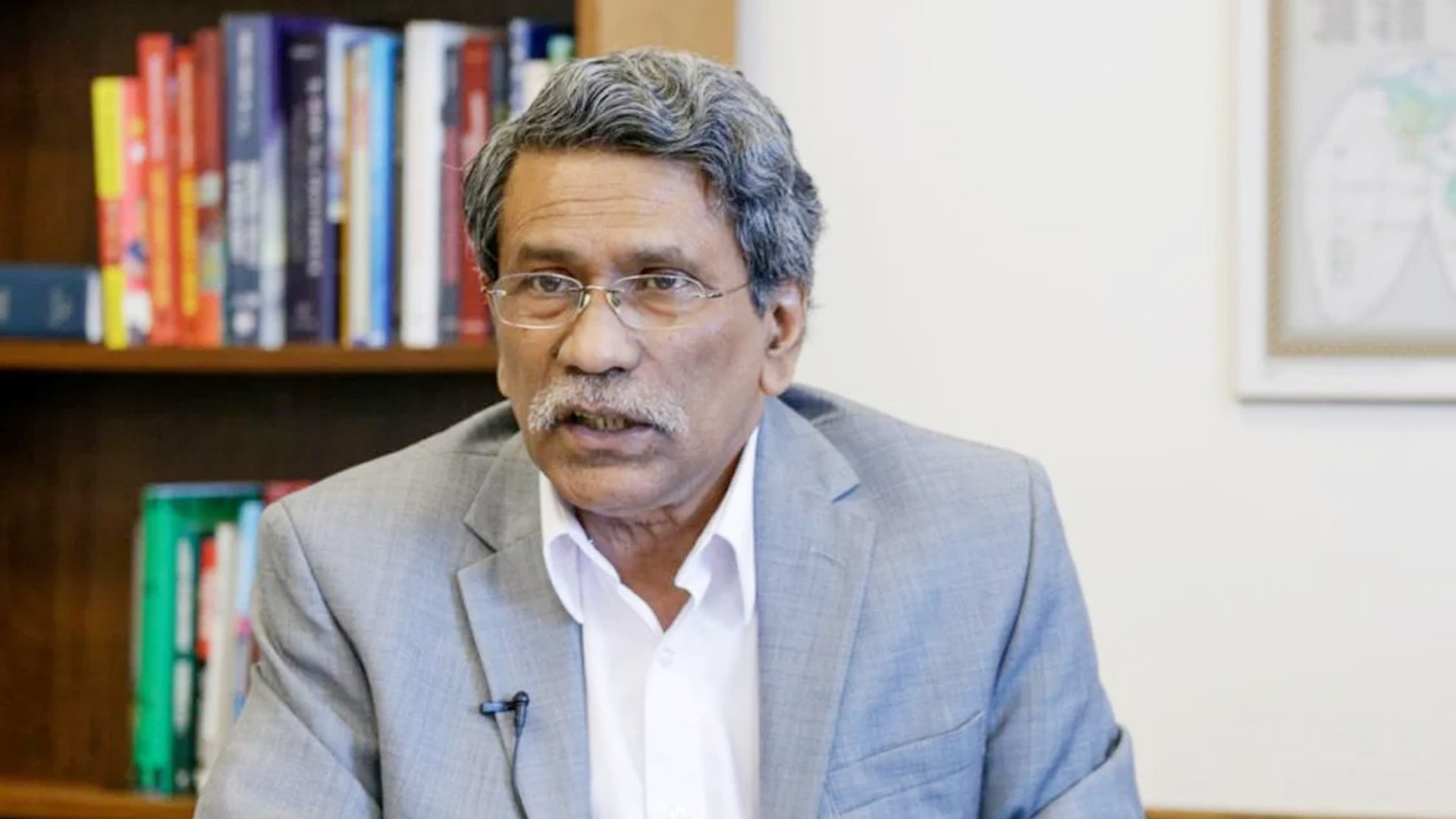 জাতীয় ঐকমত্য কমিশন কারও ওপর কিছু চাপিয়ে দেবে না: আলী রীয়াজ