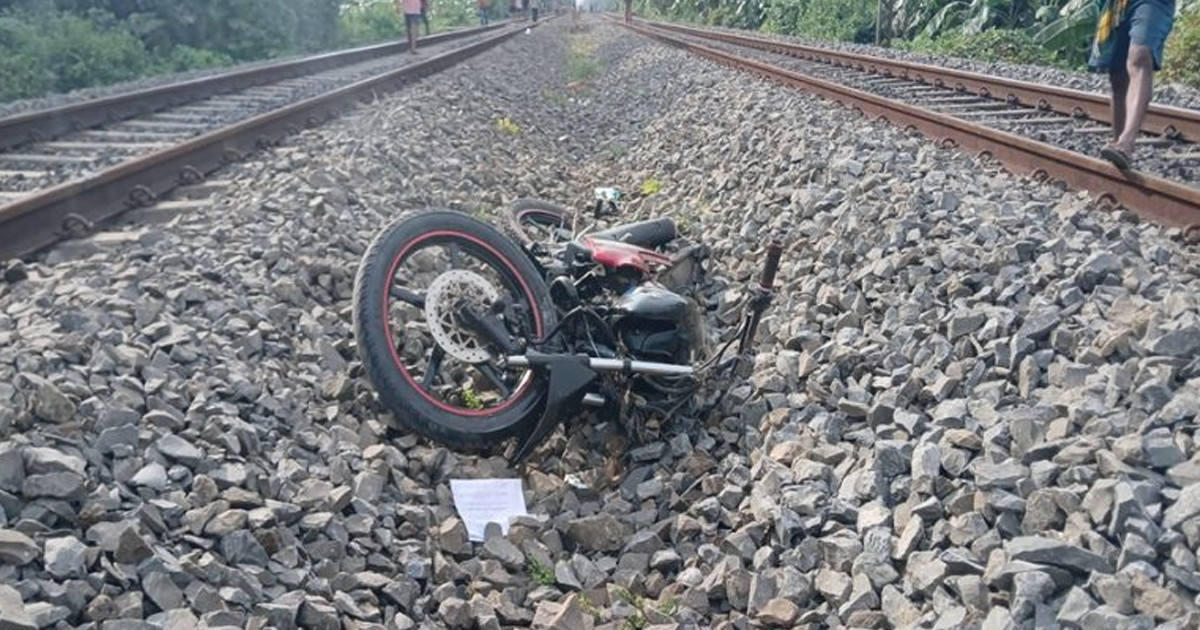 ট্রেনের ধাক্কায় বাইসাইকেল চালকের মৃত্যু