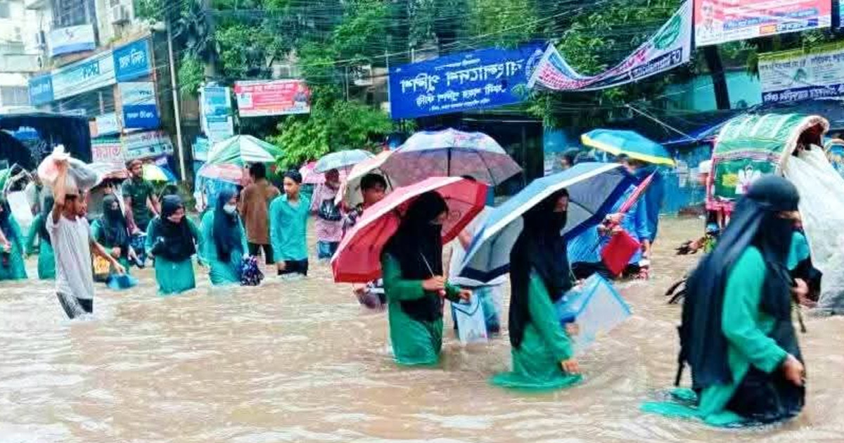 ফেনীতে টানা বৃষ্টিপাত, শহরে জলাবদ্ধতা