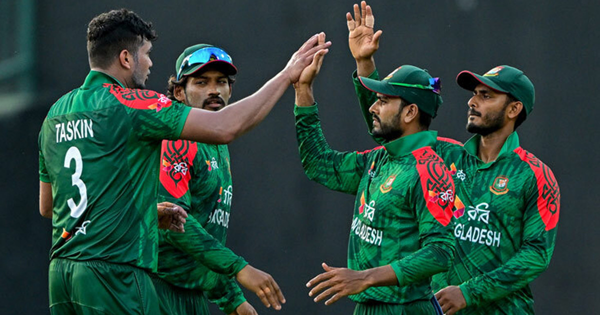শ্রীলঙ্কাকে তিনশর আগেই আটকালো বাংলাদেশ