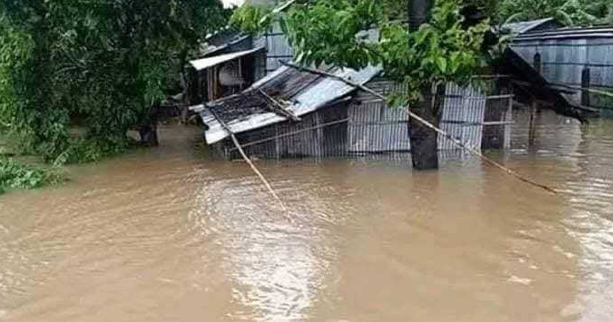 নোয়াখালীতে বিপদসীমার কাছাকাছি পানি, জলাবদ্ধতা-বন্যাসদৃশ্য পরিস্থিতির সৃষ্টি