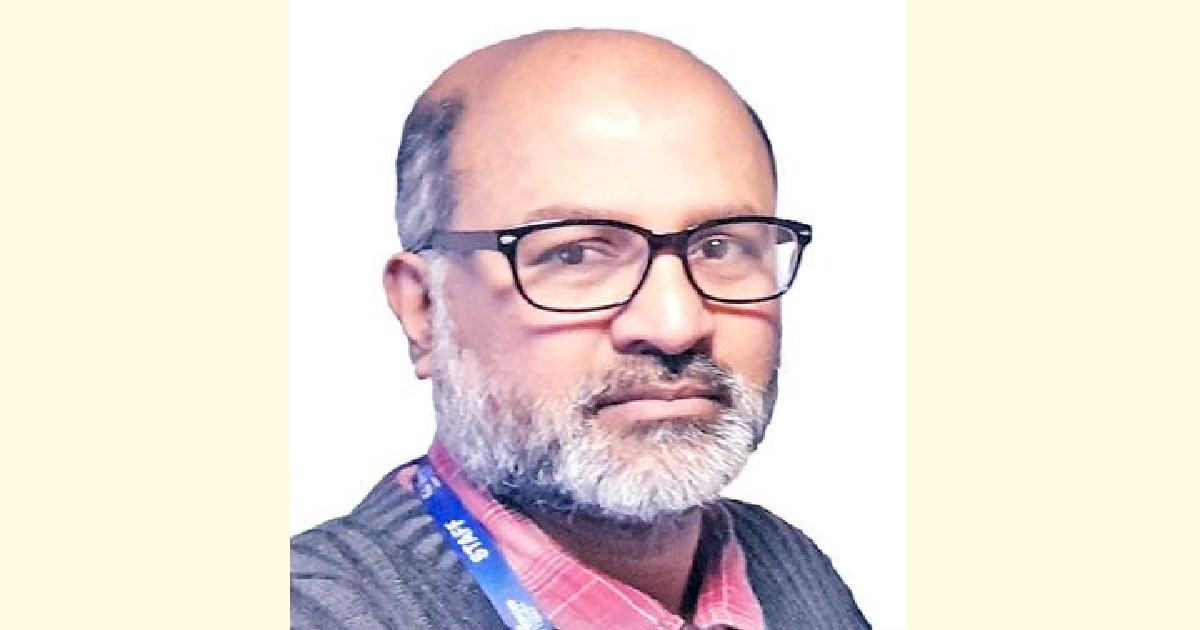 আমলাতন্ত্রের ছায়াতলে আমজনতা