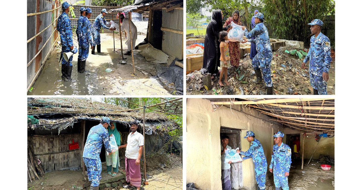 টেকনাফে বন্যা প্লাবিত ৩০০ পরিবারের মাঝে কোস্টগার্ডের ত্রাণ বিতরণ
