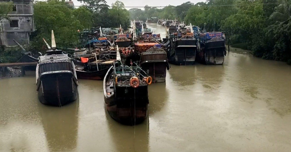 বঙ্গোপসাগরে ট্রলারডুবি