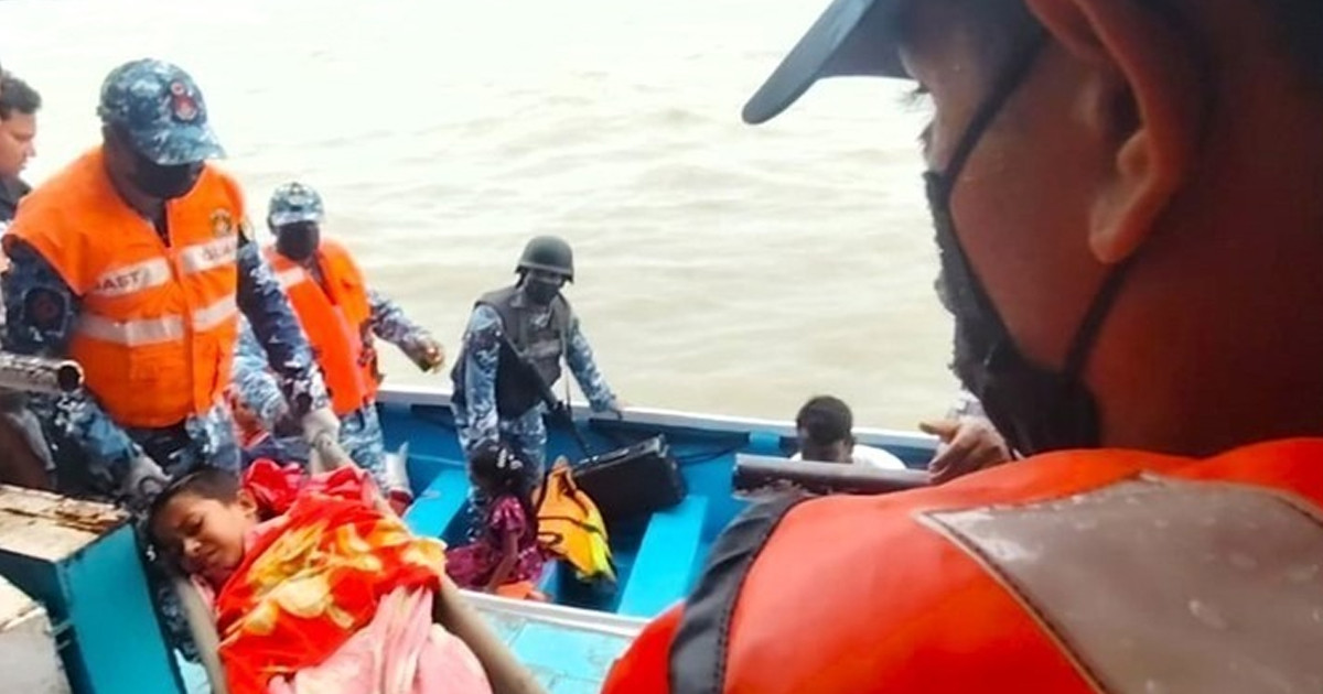 গুরুতর অসুস্থ লঞ্চযাত্রীকে দ্রুত চিকিৎসাসেবা দিলো কোস্ট গার্ড