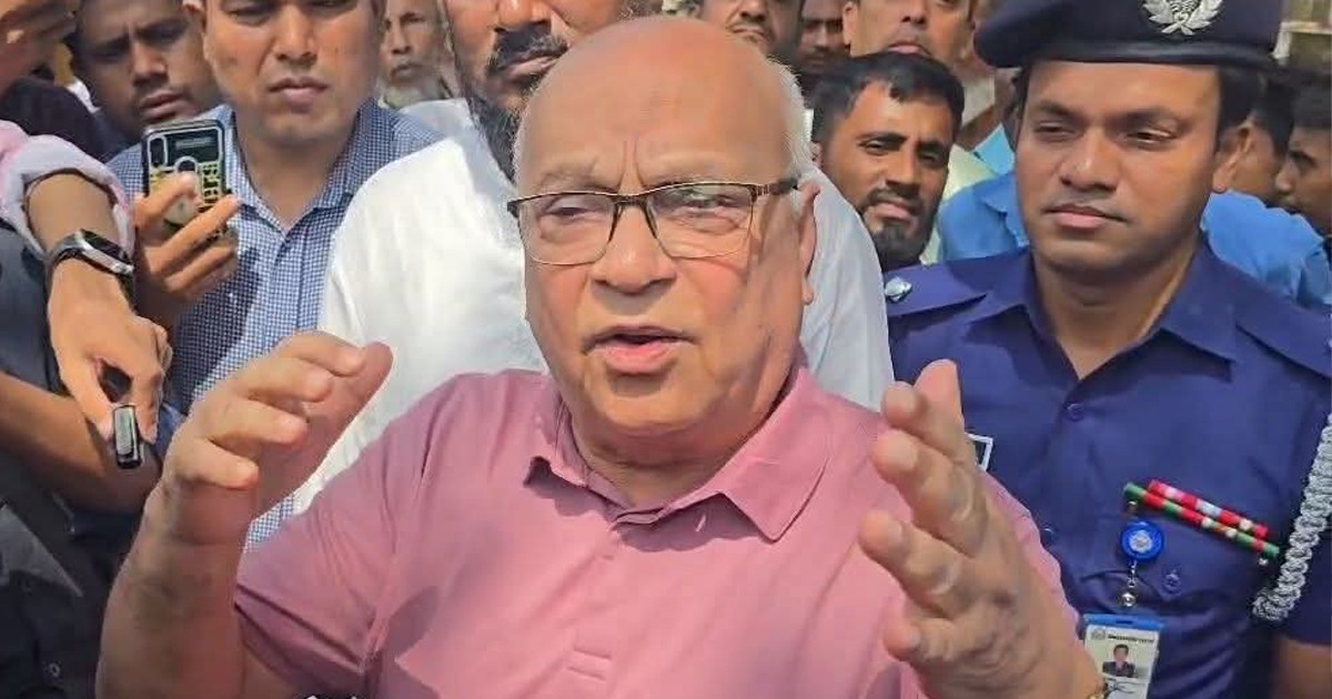 ফেনীতে বাঁধ নির্মাণ প্রকল্প সেনাবাহিনীকে দেওয়ার চিন্তা: ত্রাণ উপদেষ্টা