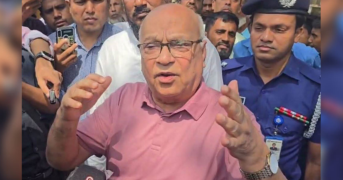 'বন্যা সমাধানে সেনাবাহিনী দিয়ে বাঁধ নির্মাণের চিন্তা করছে সরকার'