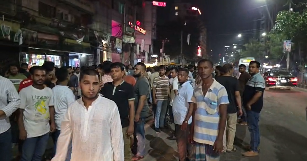 বিএনপির কেন্দ্রীয় কার্যালয়ের সামনে ককটেল বিস্ফোরণ