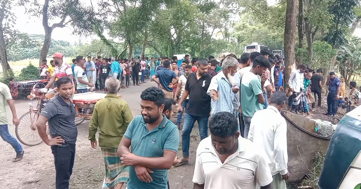 মাগুরায় বাসের ধাক্কায় ঝরল তিন প্রাণ, আশঙ্কাজনক ৪