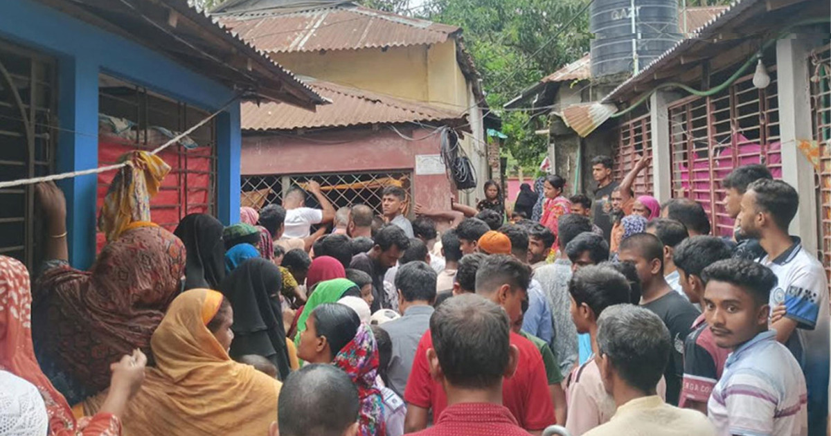 দুই সন্তানসহ মাকে গলা কেটে হত্যা