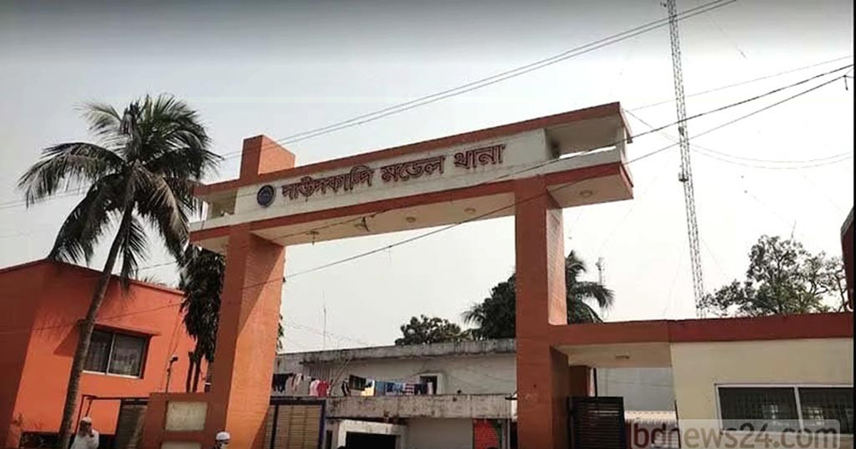 ছেলের শরীরে নির্যাতনের চিহ্ন দেখে মৃত্যুর কোলে ঢলে পড়লেন বাবা