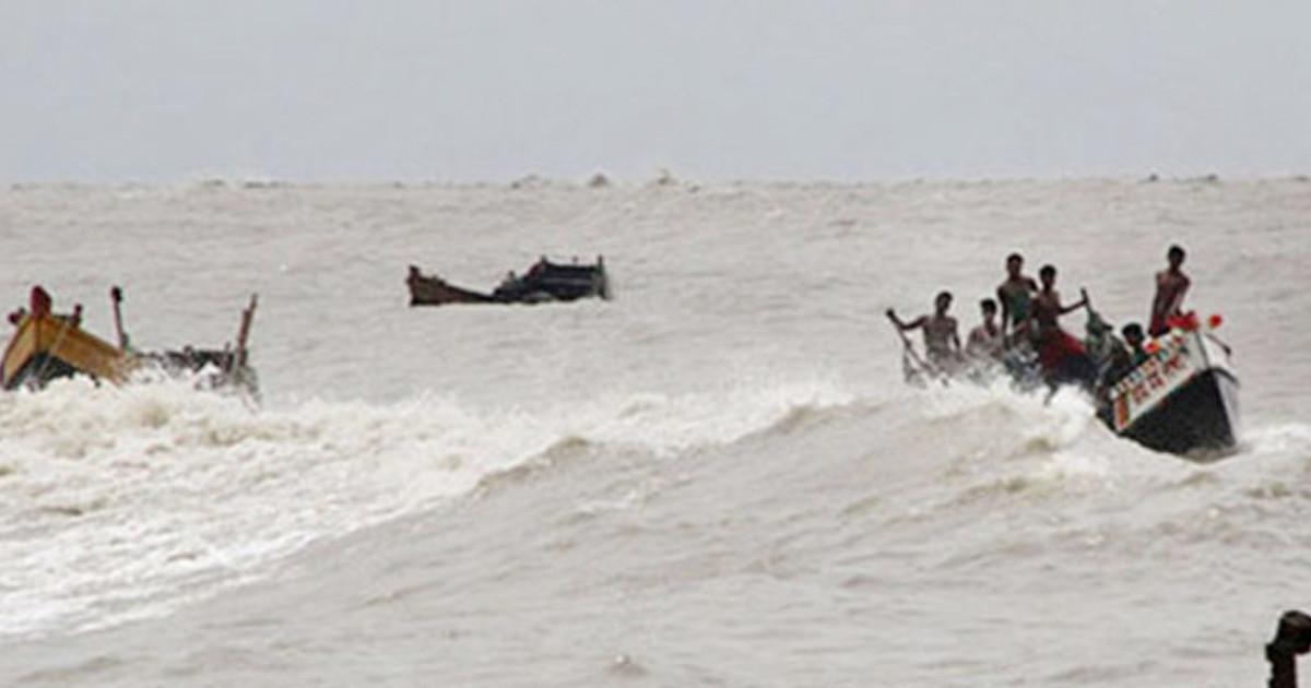 বঙ্গোপসাগরে ট্রলারসহ ভারতীয় ৩৪ জেলে আটক