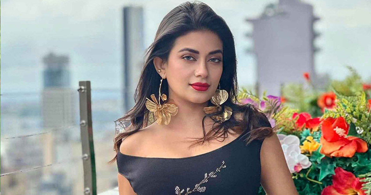 মাশালা টাইপ সিনেমায় অভিনয় করতে চান মন্দিরা