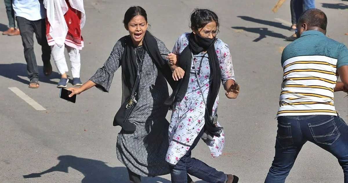 ১৫ জুলাই : কোটা সংস্কার আন্দোলনে ছাত্রলীগের হামলা, রণক্ষেত্র ঢাবি