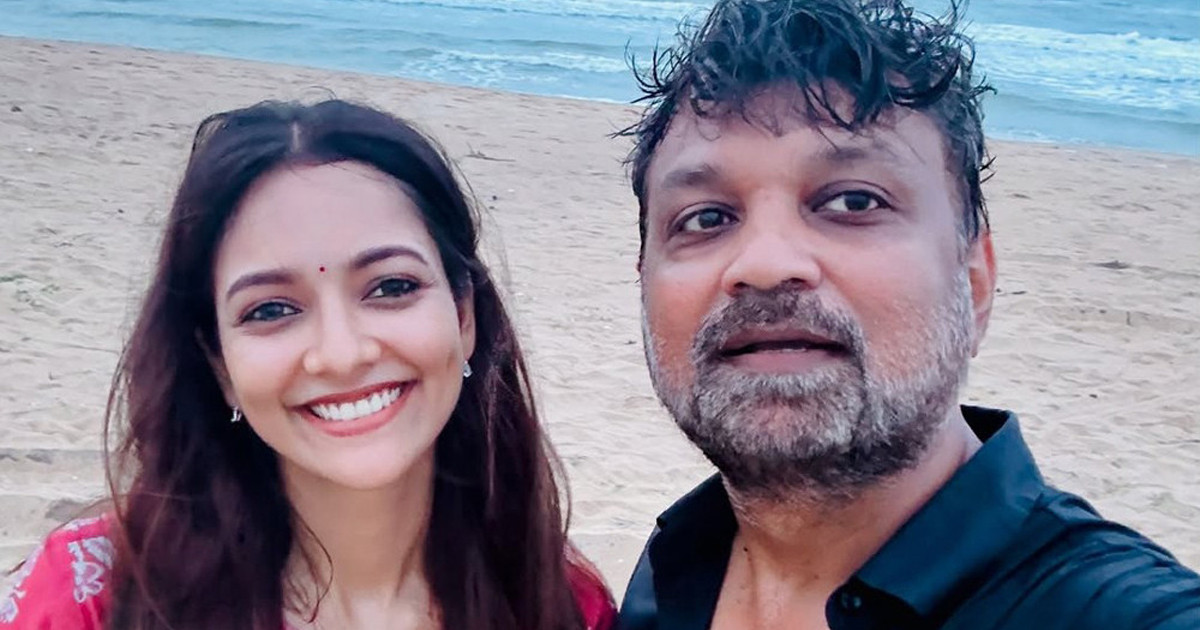 সৃজিতের সঙ্গে কে এই তরুণী?