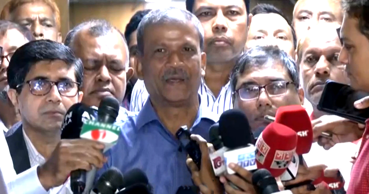 পুলিশসহ কারো সংশ্লিষ্টতা পাওয়া গেলে দৃষ্টান্তমূলক শাস্তি: আইন উপদেষ্টা