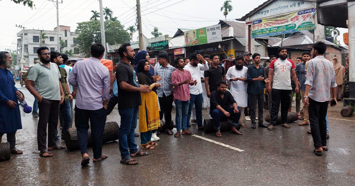 গোপালগঞ্জে এনসিপির ওপর হামলা: শেরপুরে রাস্তা ব্লকেড