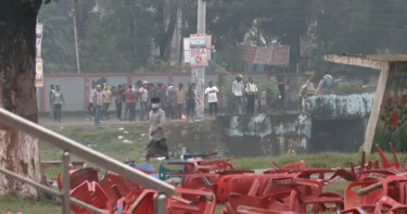 গোপালগঞ্জে আইনশৃঙ্খলা বাহিনীর সঙ্গে হামলাকারীদের চলছে ধাওয়া-পাল্টা ধাওয়া