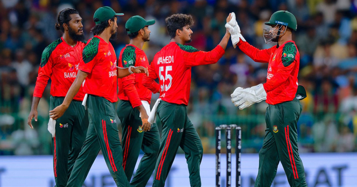 শ্রীলঙ্কার বিরুদ্ধে ঐতিহাসিক জয় জুলাই শহীদদের উদ্দেশে উৎসর্গ