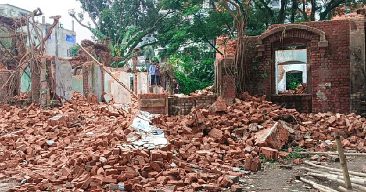 ‘ভেঙে ফেলা ভবনটি সত্যজিৎ রায়ের বাড়ি নয়’