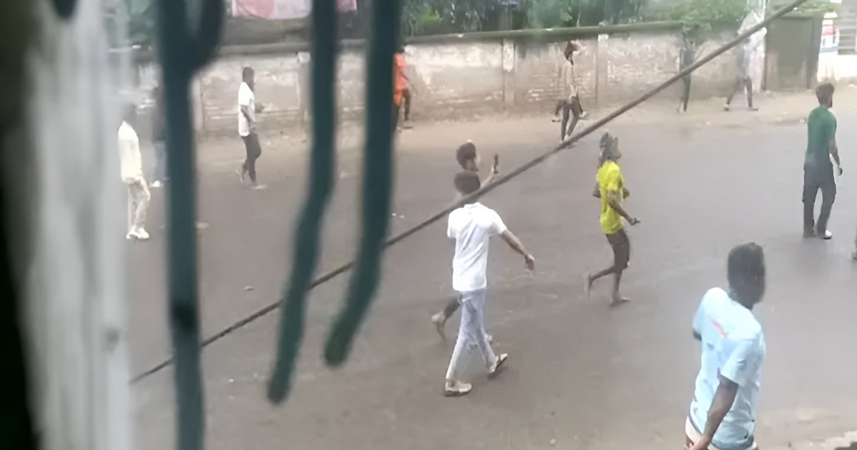 গোপালগঞ্জের ঘটনায় আহত ১০ পুলিশ, গ্রেপ্তার ২৫